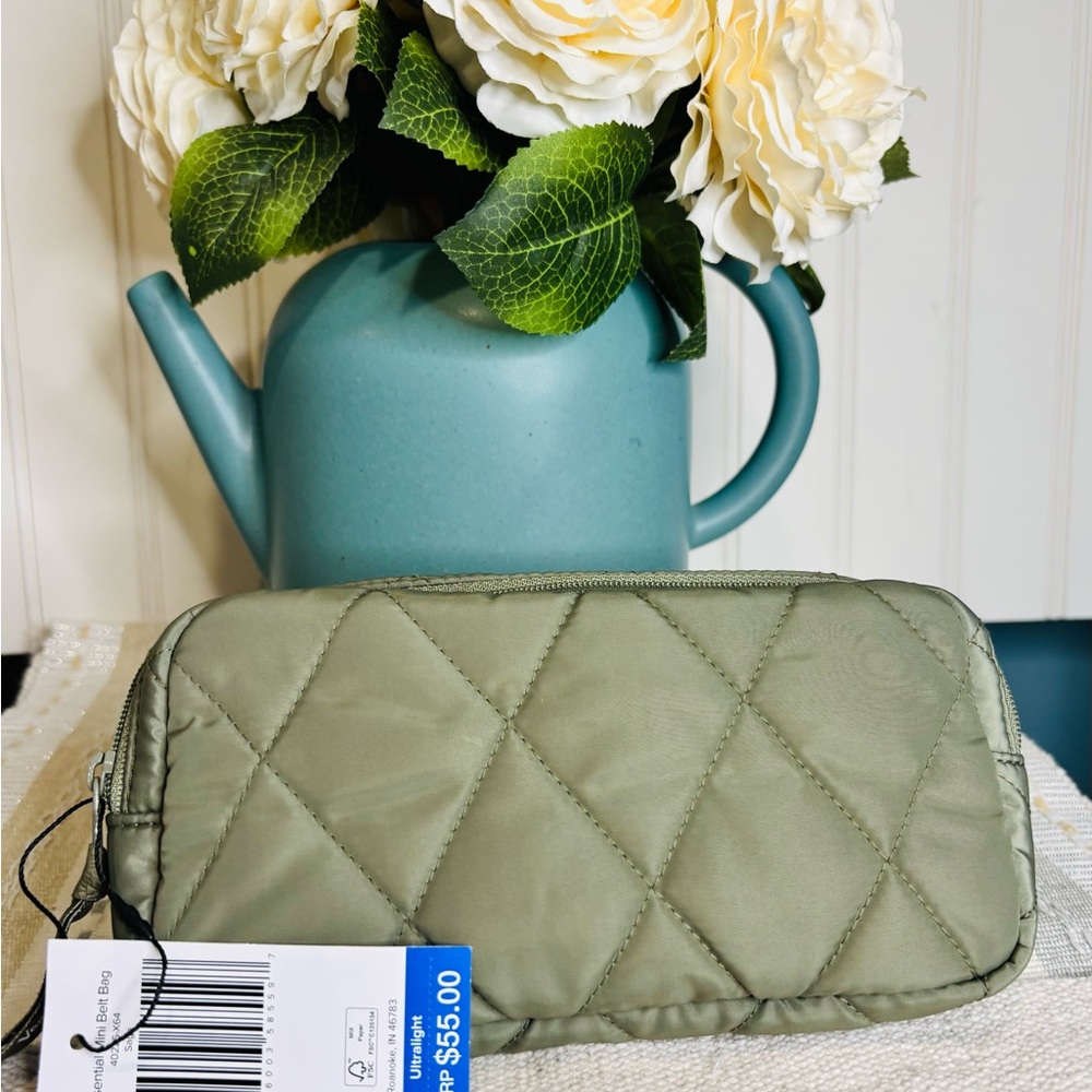 Vera Bradley Belt Bag NWT - Picture 9 of 9